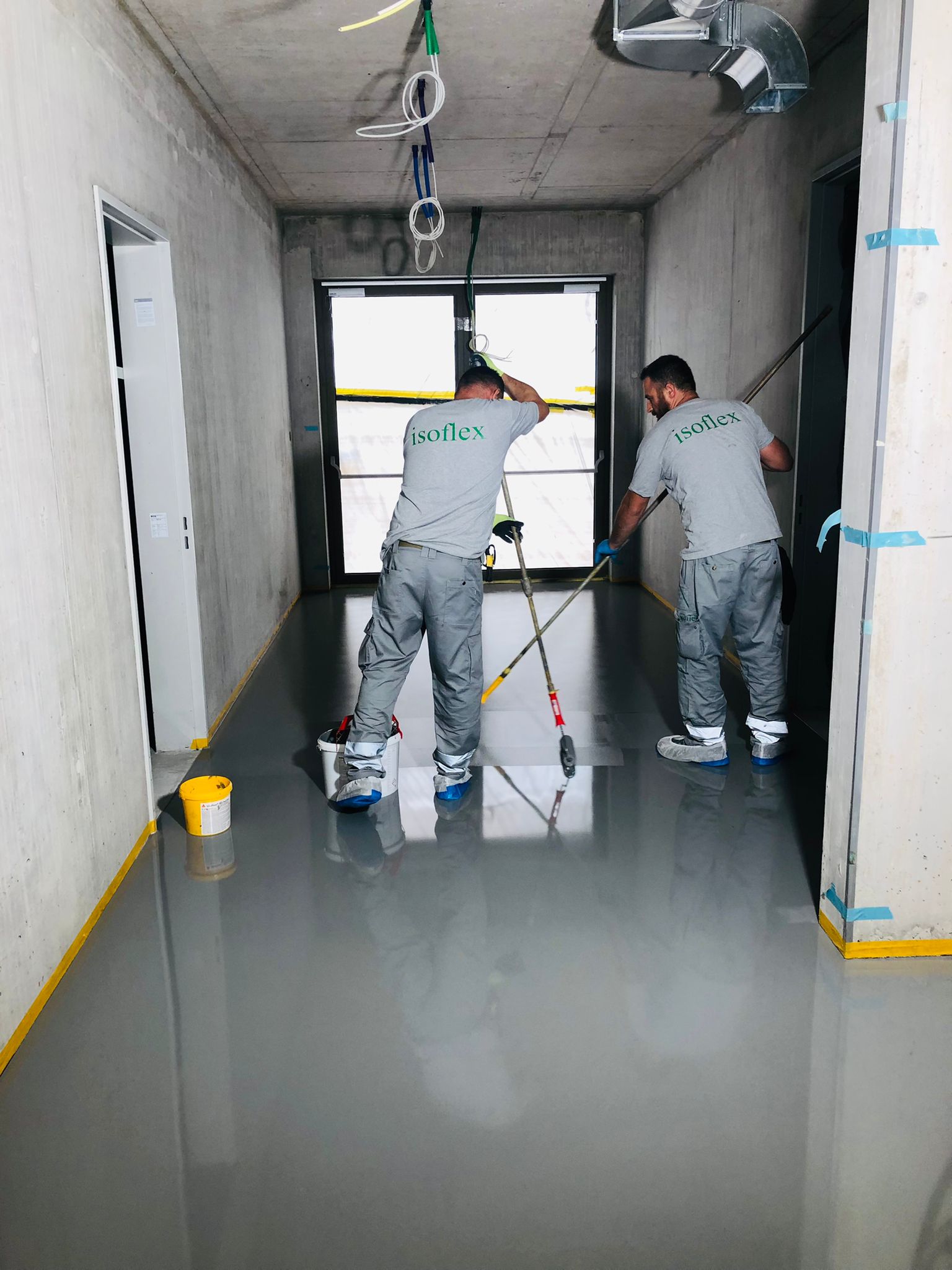 Minergie Eco-zertifizierter Bau, Bodenbeschichtung mit PU-Fliessbelag, Wandbeschichtungen auf PU-Basis in Nasszellen, Abdichtungen in Nasszellen, Fugendichtungen