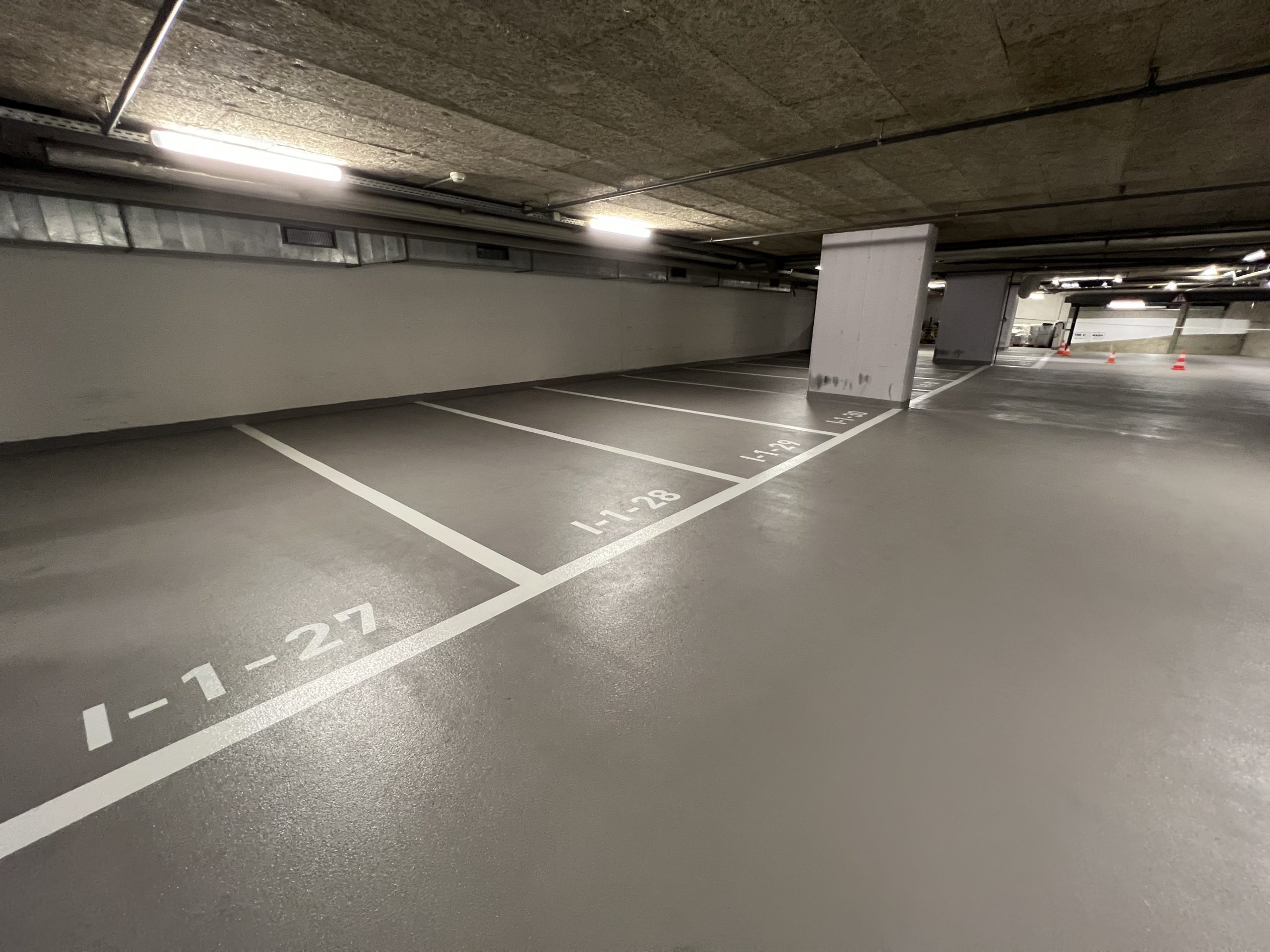 Fertig beschichtete Einstellhalle
