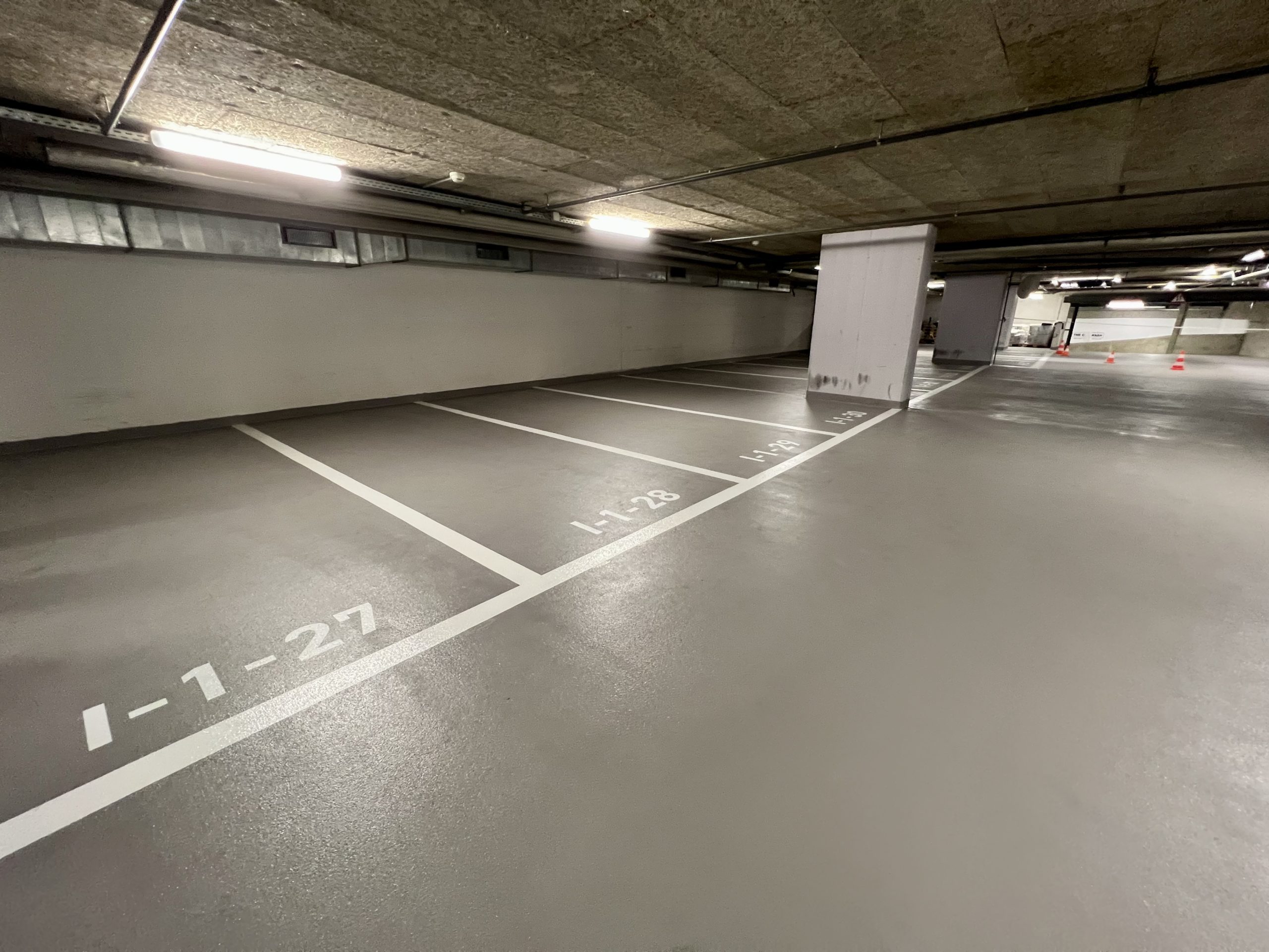 Fertig beschichtete Einstellhalle
