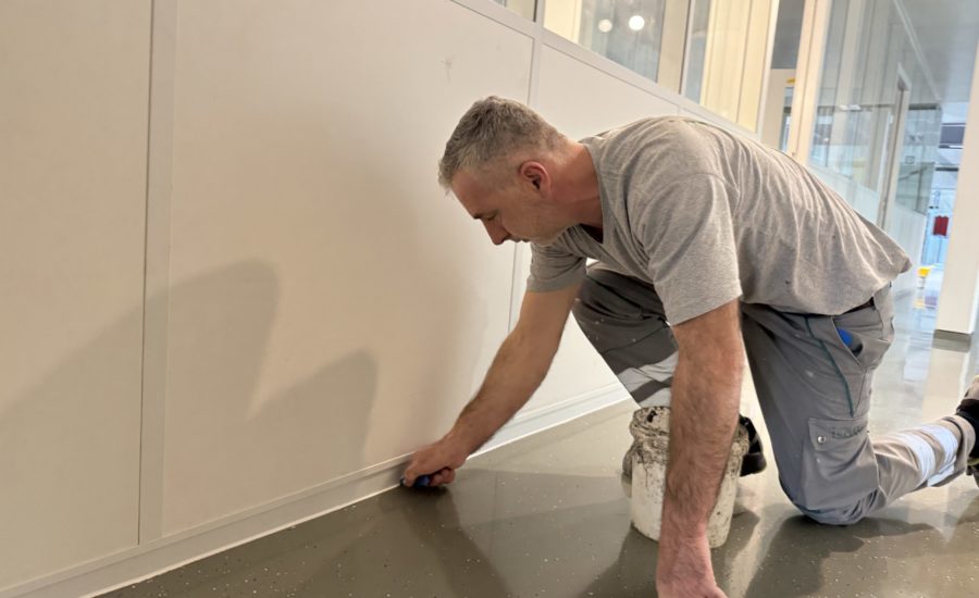 Einstellhalle mit Schichtex Platten BKP 225.2 / Brandschutz Verkleidung